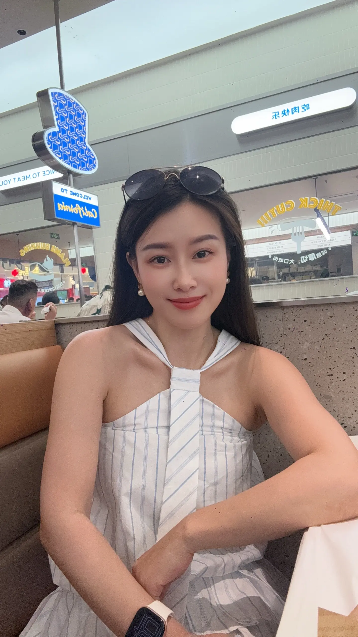 独来独往没什么不好，至少很多东西都可以自己承担，永远保持旁观者的清醒！