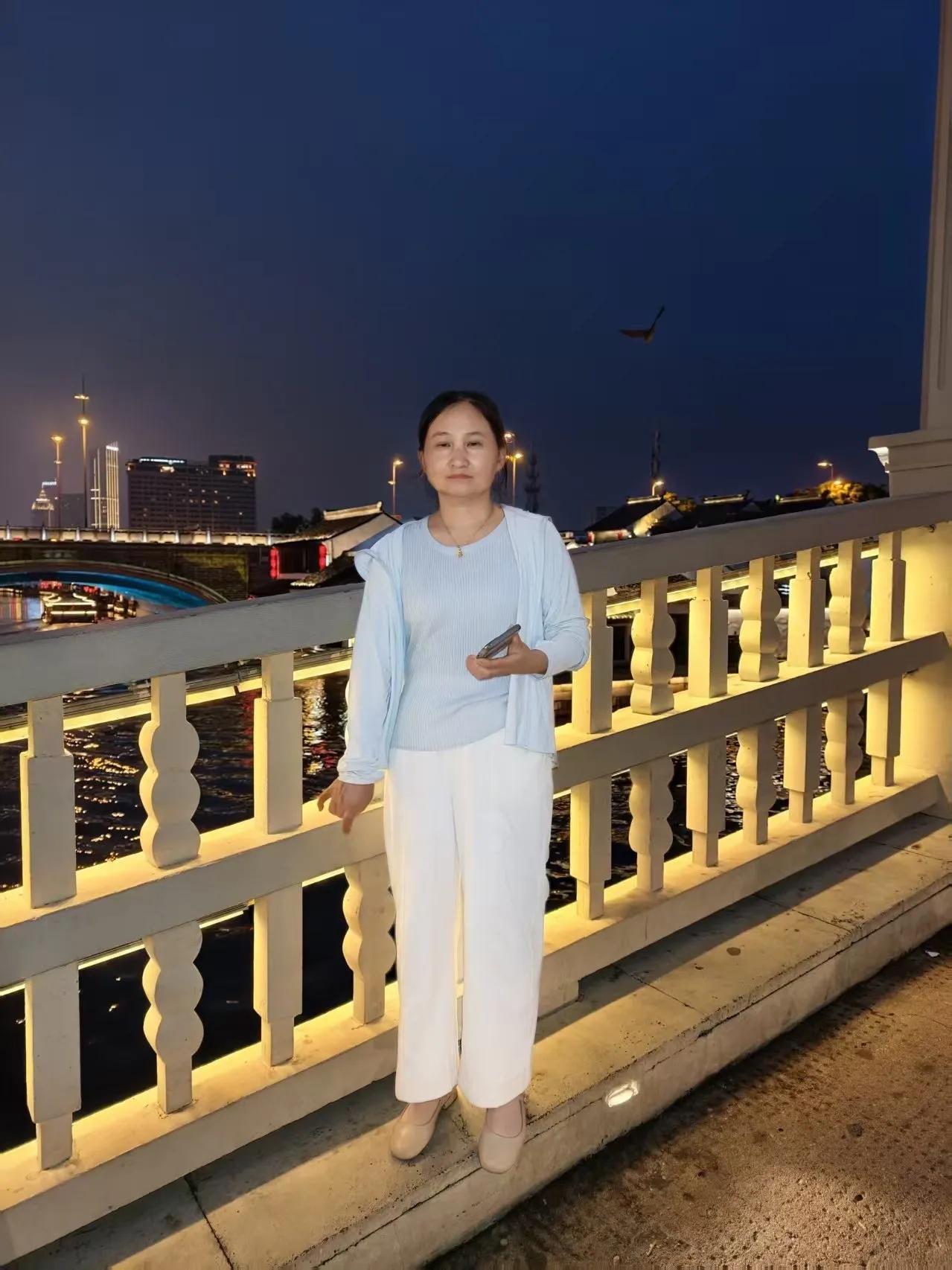 昨天驱车几百公里从江苏来到新乡市，目的地是新乡大胖店或者三胖店。

晚上住宿在市