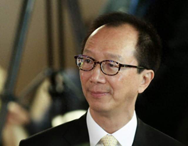 伏明霞斥资7000万买香港豪宅，同小区已有两套房，与张学友为邻