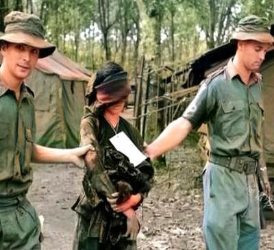 1966年，这位越南女兵被澳大利亚军队逮捕。在接受审讯过程中。她坚称自己只是一名