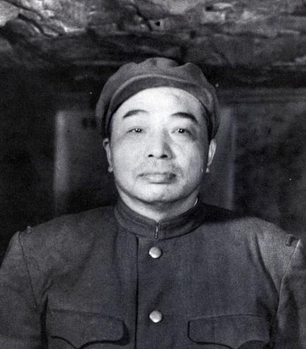1947年8月，陕北，沙家店战役前夕。西北野战军跟胡宗南的23万大军对垒，彭德怀