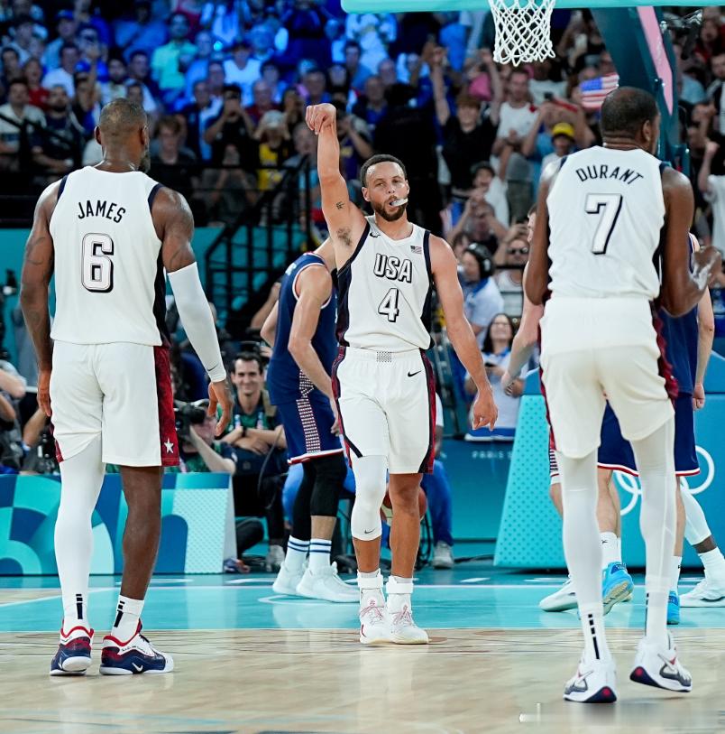近日，前湖人球员、主教练拜伦·斯科特在《Byron Scott's Fast B