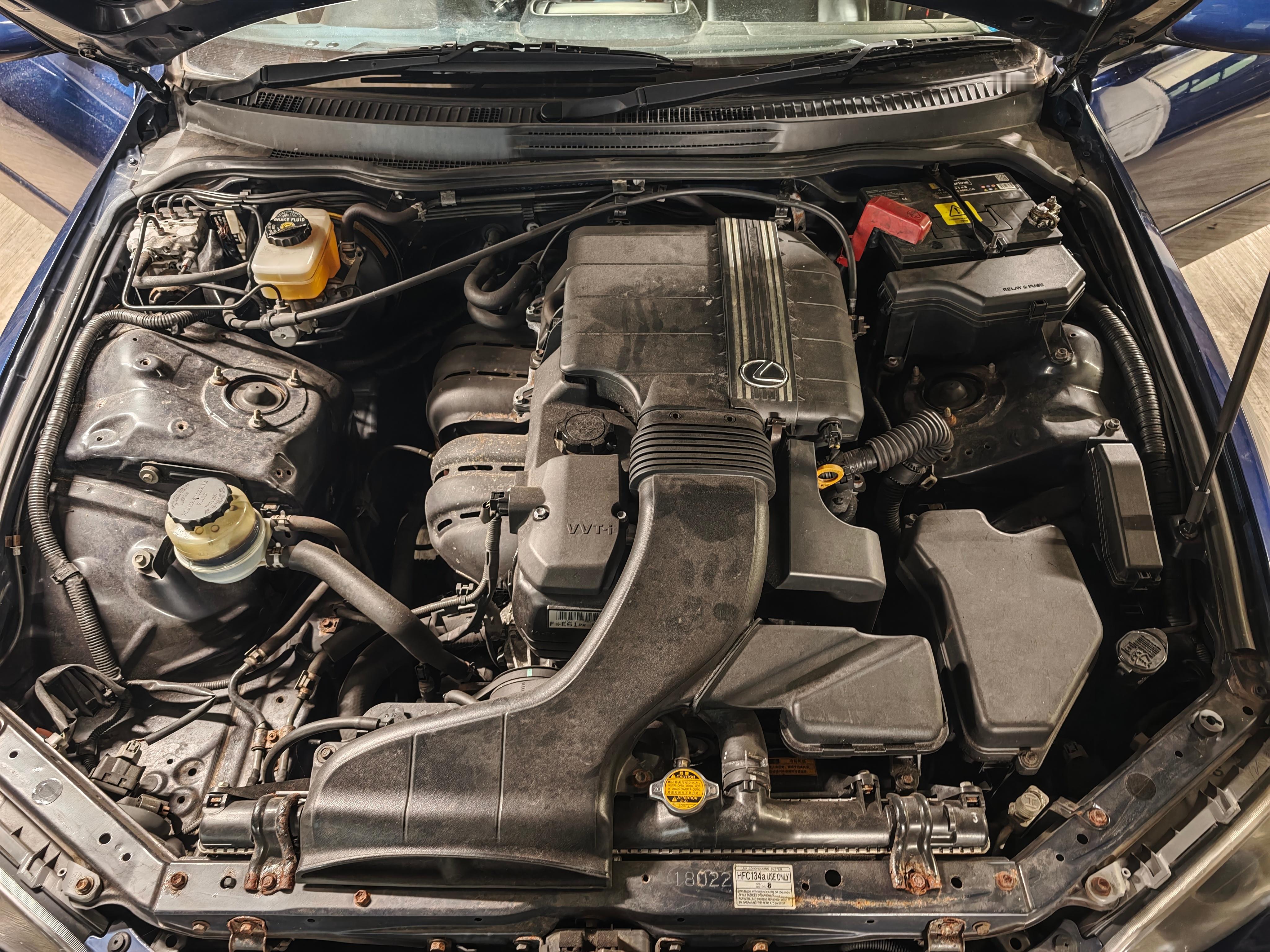 有阵子没开IS200了，最近开它代步，又重温了自己的少年时代。对这车就3个明显的