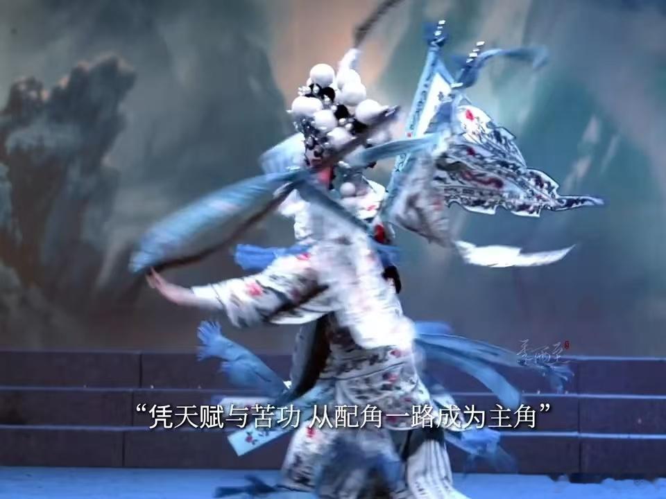 刘浩存秦腔扮相夯爆了戏如人生，刘浩存接住这个角色的时候，角色也接住了她。两个被争