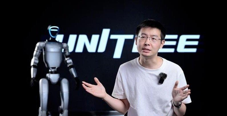 最终AI自己制造机器人，就没人类什么事了[允悲]
凤凰新闻【宇树科技王兴兴：快则