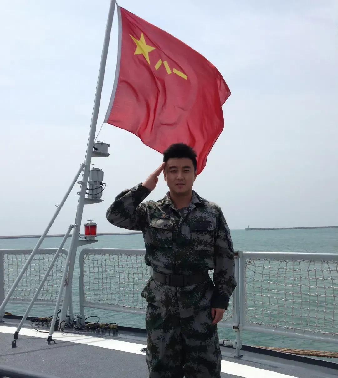 原来奥运会冠军王皓也是一名军人，请问他是什么级别军衔