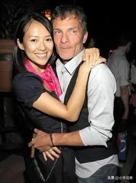 豪门深情背后藏算计谁能一眼看穿？
当年富豪Vivi出手手笔大到吓人。
 
直接花