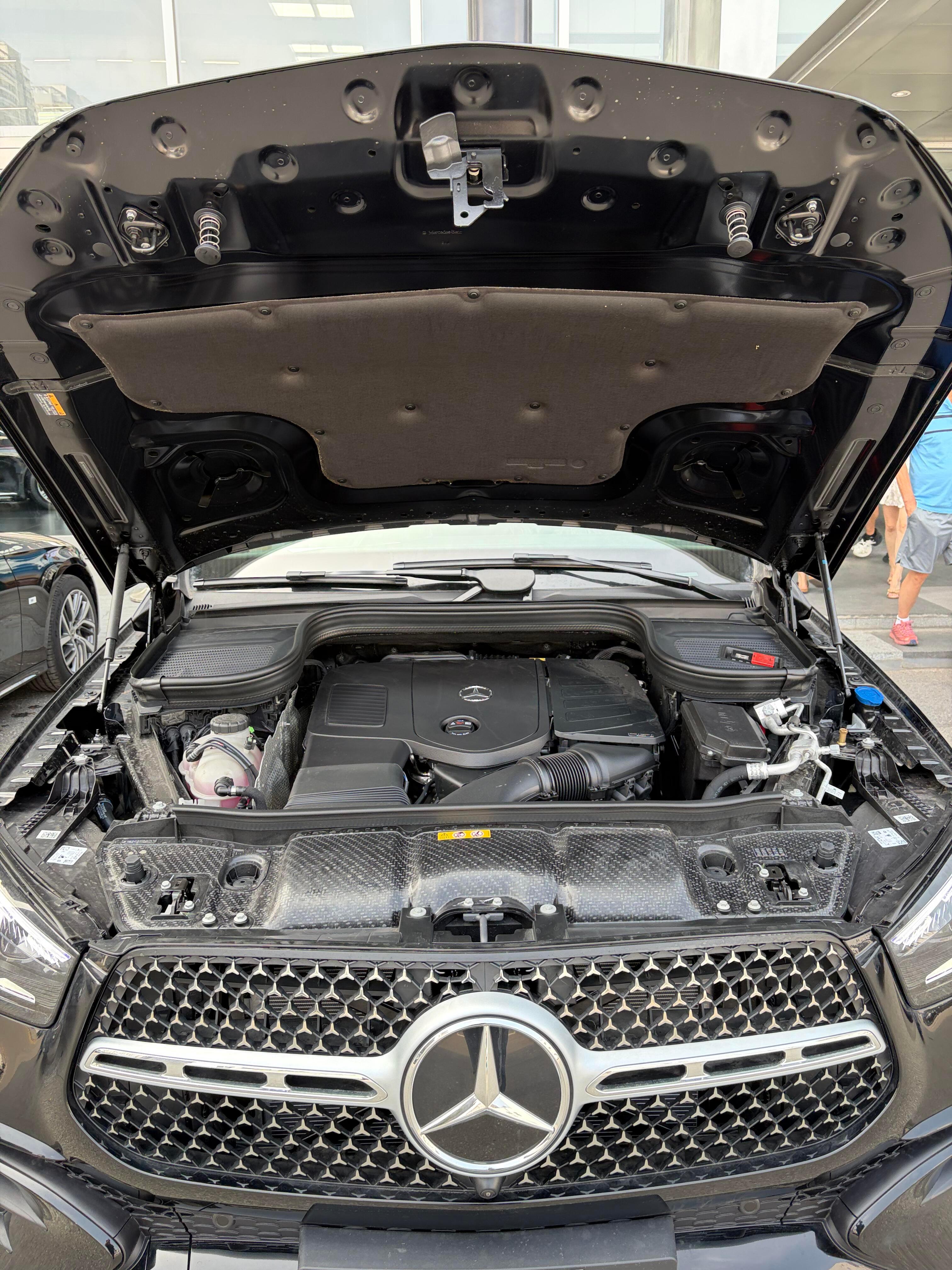 奔驰 GLE350时尚 806版本指导价: 748800优惠  : 230000