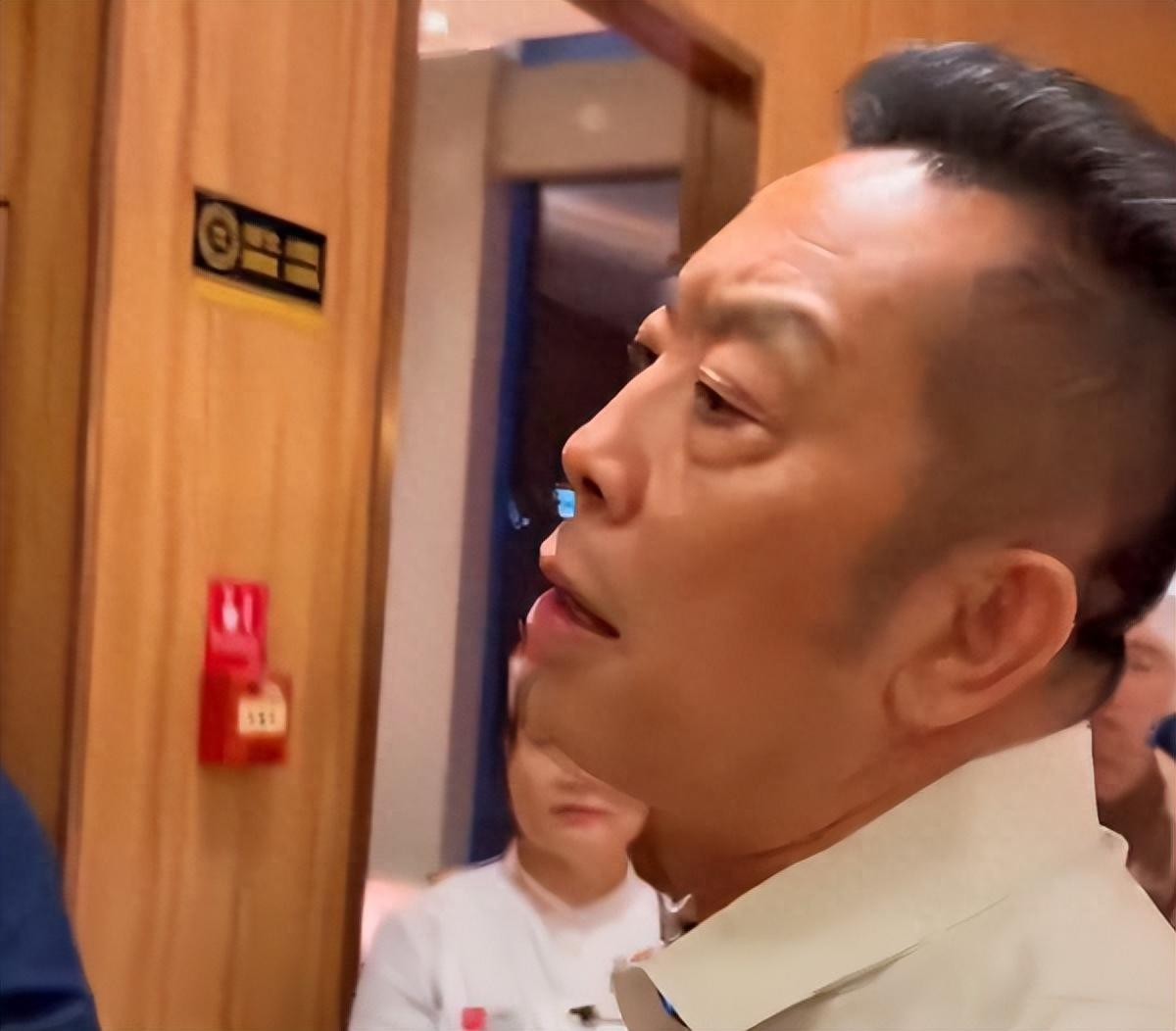 西贝创始人贾国龙称将起诉罗永浩，罗永浩回应：好，来吧！
9月11日，在刚刚结束回