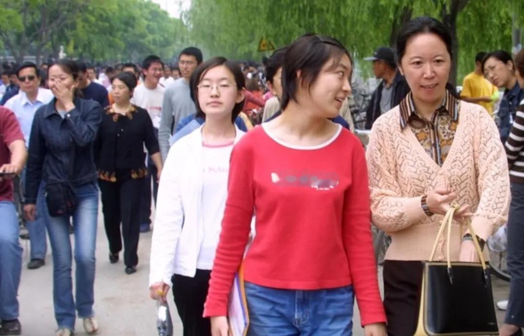 #秋日生活打卡季#浙江大学毕业生在金融行业的薪资待遇会因多种因素存在较大差异，难