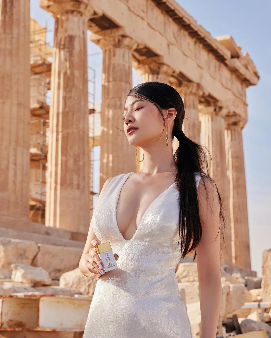 辰亦儒常年在大陆直播带货，你是怎么放心把老婆曾之乔放台湾家里的，看看你老婆最近拍