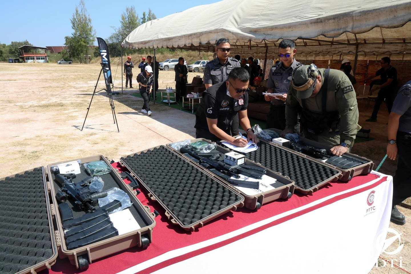 泰国警方测试MI-9冲锋枪，该枪由以色列IWI与泰国本土合作商联合制造烽火问鼎计