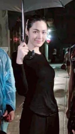 塔塔相关更新 好小的头 好精致的五官 ​​​