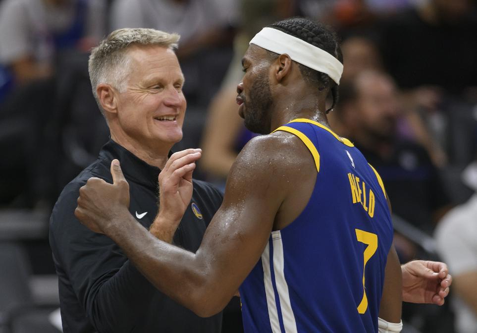 这场比赛展现了篮球比赛的魅力和不确定性

1. 😃库里在这场 NBA 常规赛中