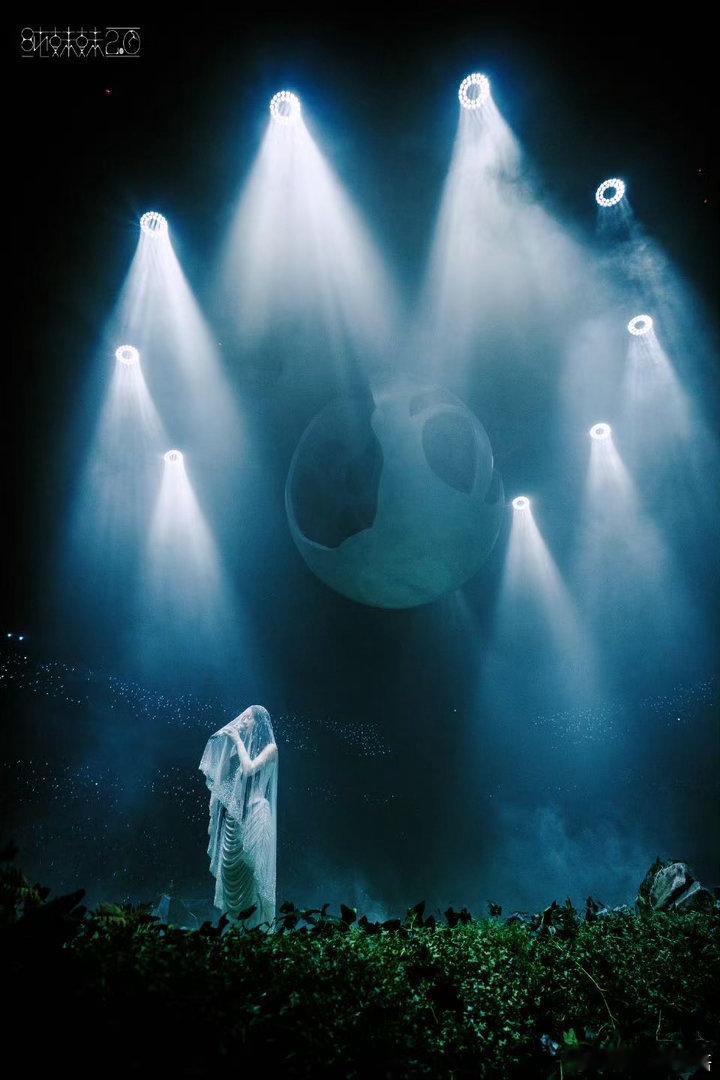 单依纯演唱会官宣广州 「纯妹妹2.0」巡演广州站敲定！6月27日至28日蛋岛舞台