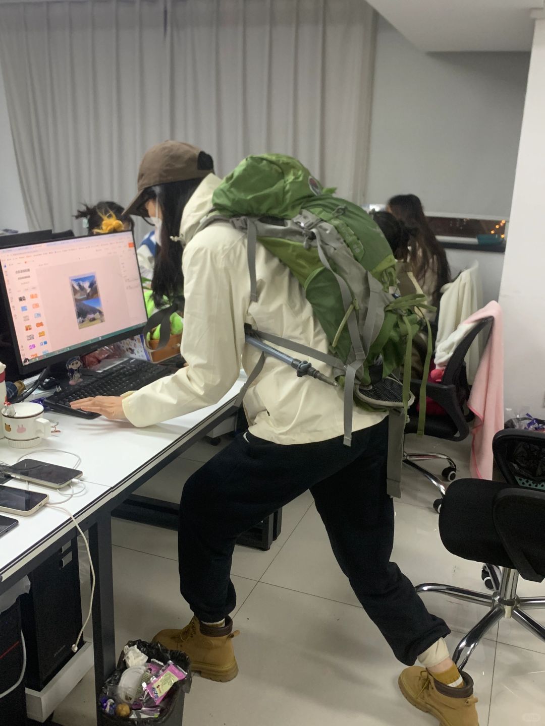 徒步人周五实况|着急下班的状态别太演我