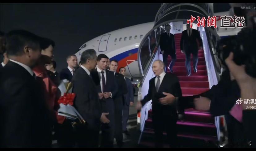 时政观察员中俄肩并肩，世界不会乱！