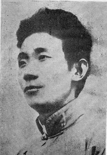 郁达夫，徐志摩，胡适之…
这个是郁达夫[捂脸]