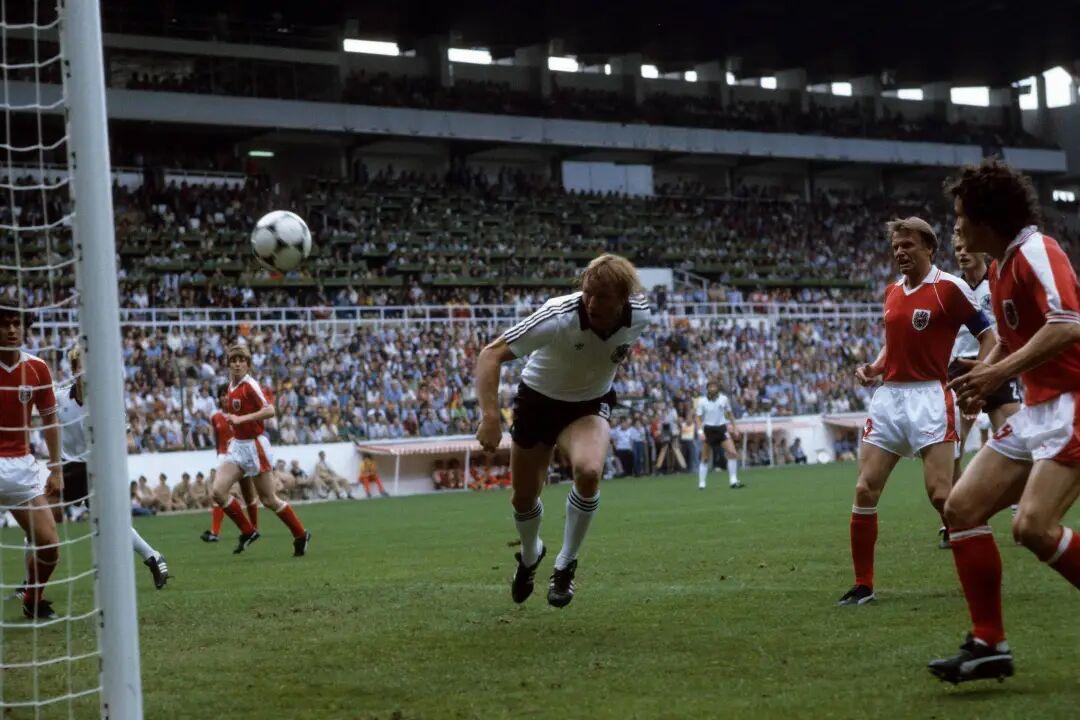 足球历史上催生足球规则/赛制变更的导火索赛事
1、1966年世界杯1/4决赛英格
