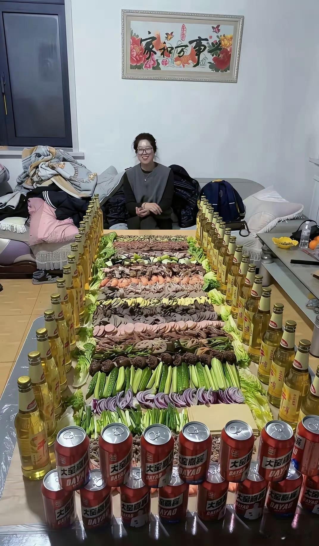 说实话，假如这两户人家同时邀请你吃饭，你想去哪家吃? ​​​亲人来家里吃饭 请吃