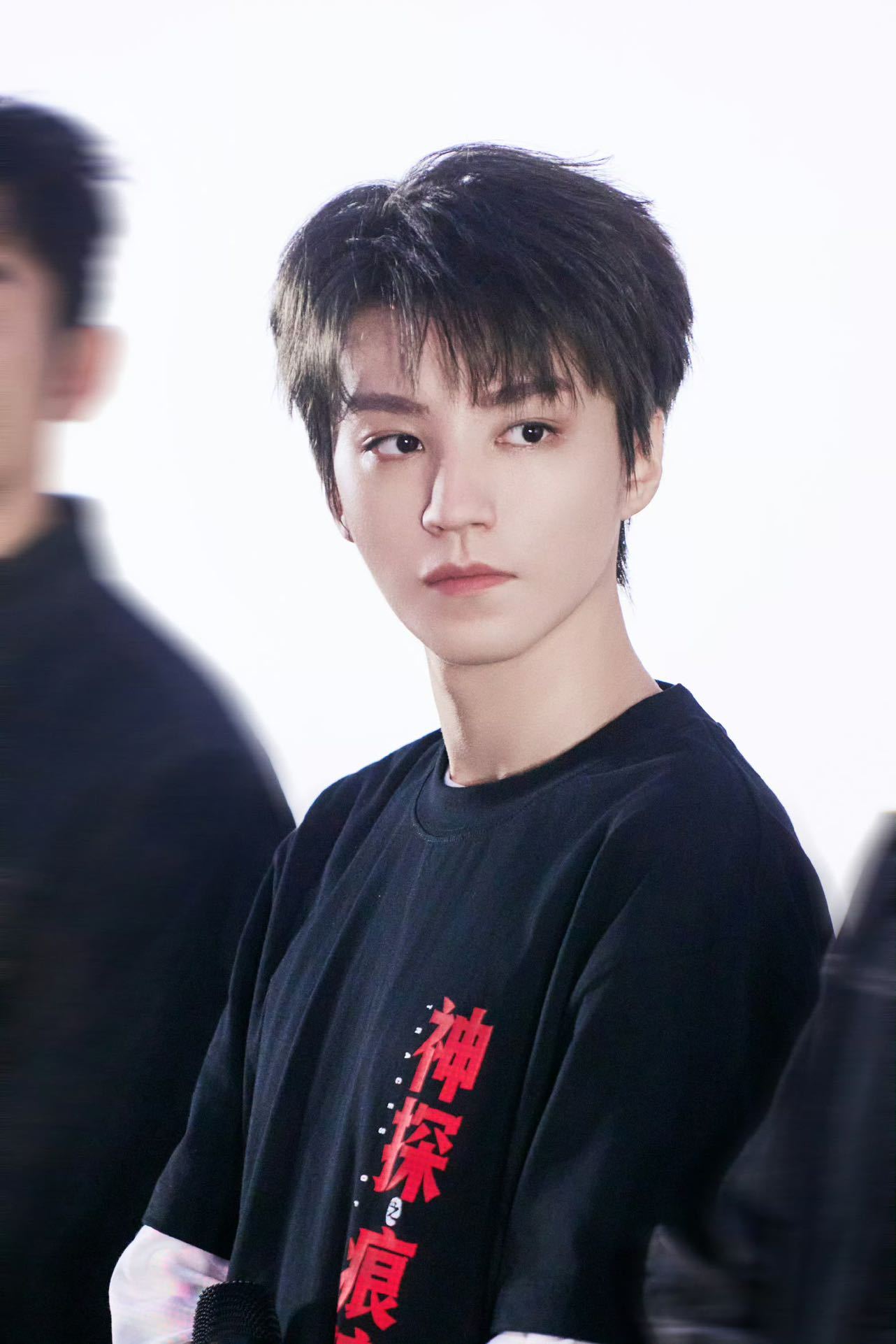 王俊凯讲述角色成长王俊凯循着痕迹追寻真相看完《神探之痕迹》印象很深的就是叶忠诚这
