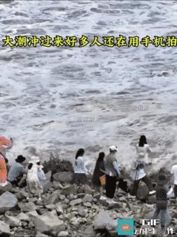 无意中刷到了这个视频。每年到了观潮日子，好多人都会满怀期待，兴致勃勃前去观潮景。