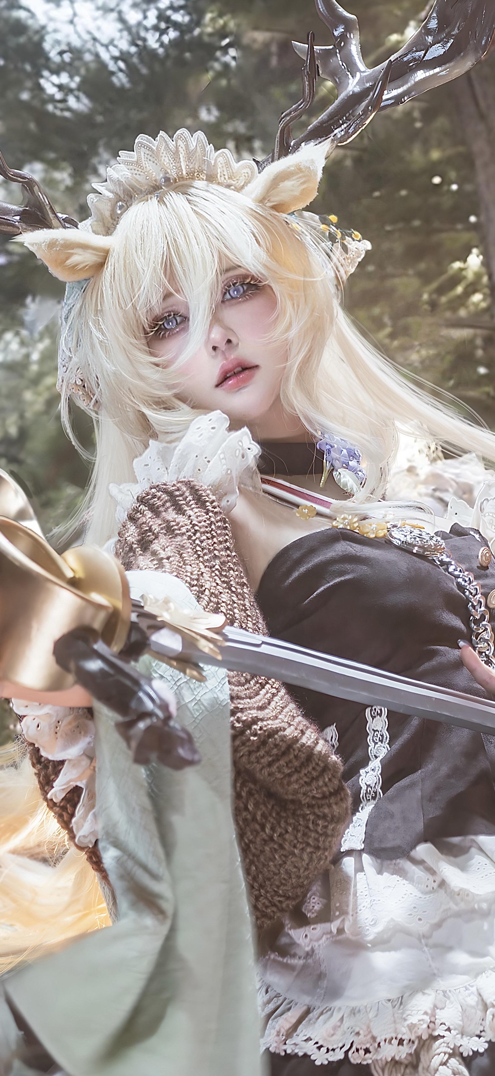 薇薇安娜｜花香 与鹿鸣。