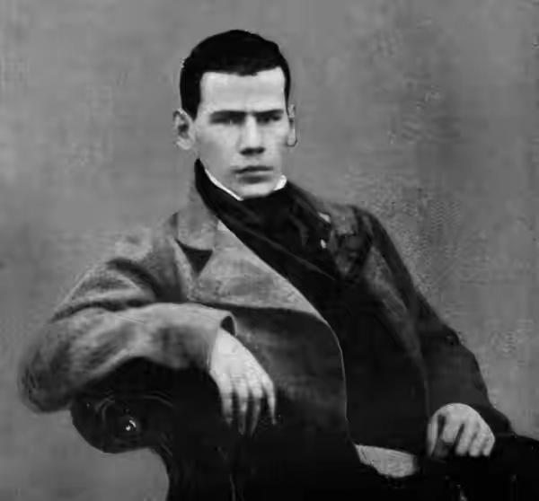 王铎：年轻时的托尔斯泰，一脸的怒目横眉。