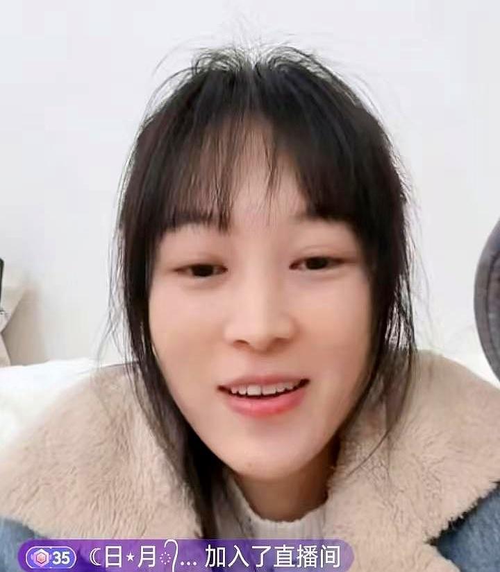 重庆那个“呆呆”的事儿，现在看明白了。
 
之前直播，都以为她不会开打赏，一脸懵