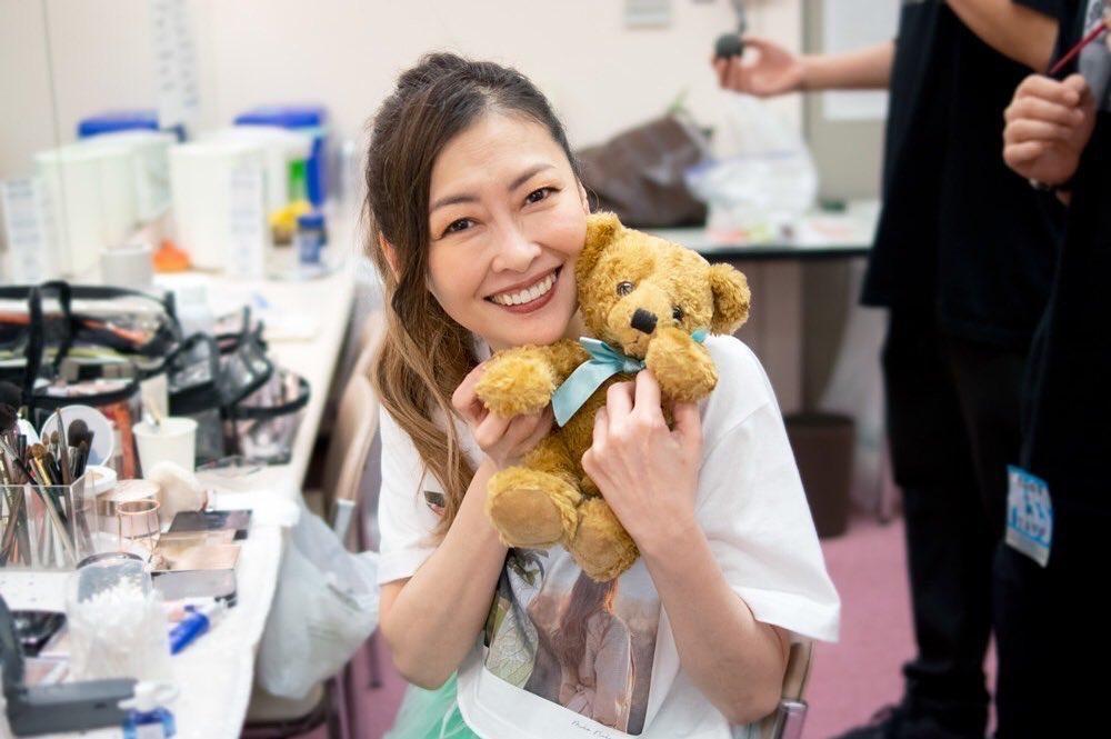 日本著名演员中山美穗在家中离世，享年54岁。
今天她被发现陈尸在东京涩谷住所的浴