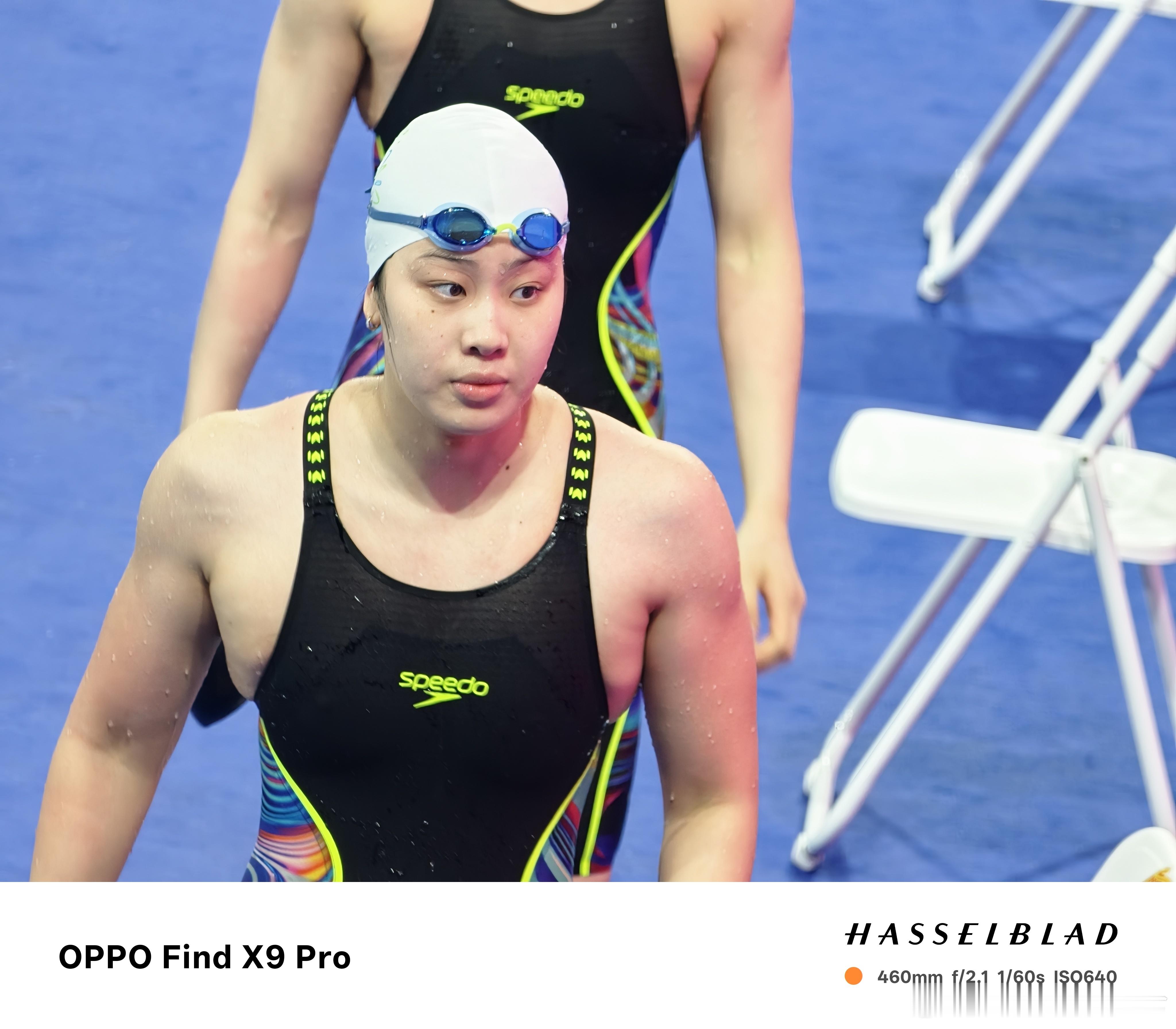 再来看一组游泳比赛场内的美女组图。 