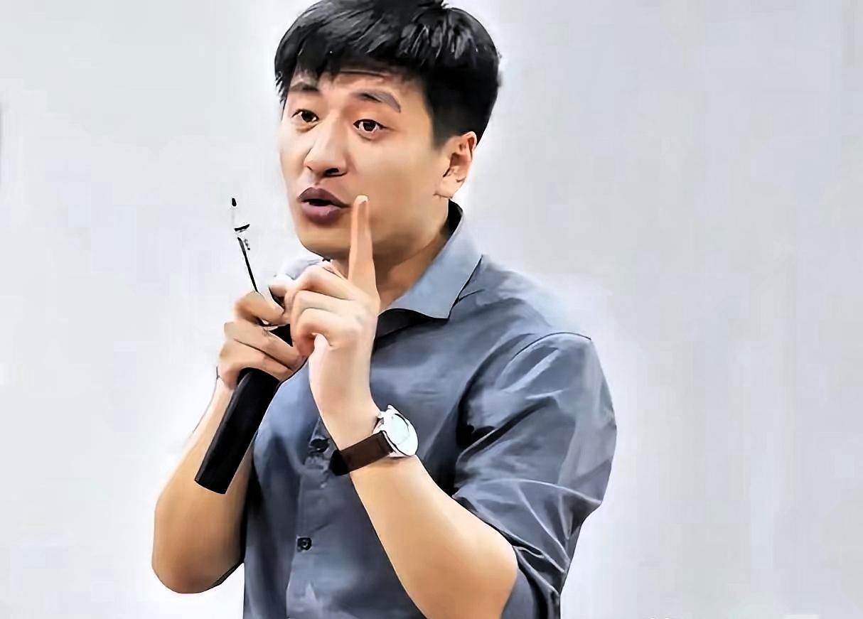 41岁的张雪峰去世
 
看到他的死因，我破防了
他不是死于疾病，而是死于在跑步机