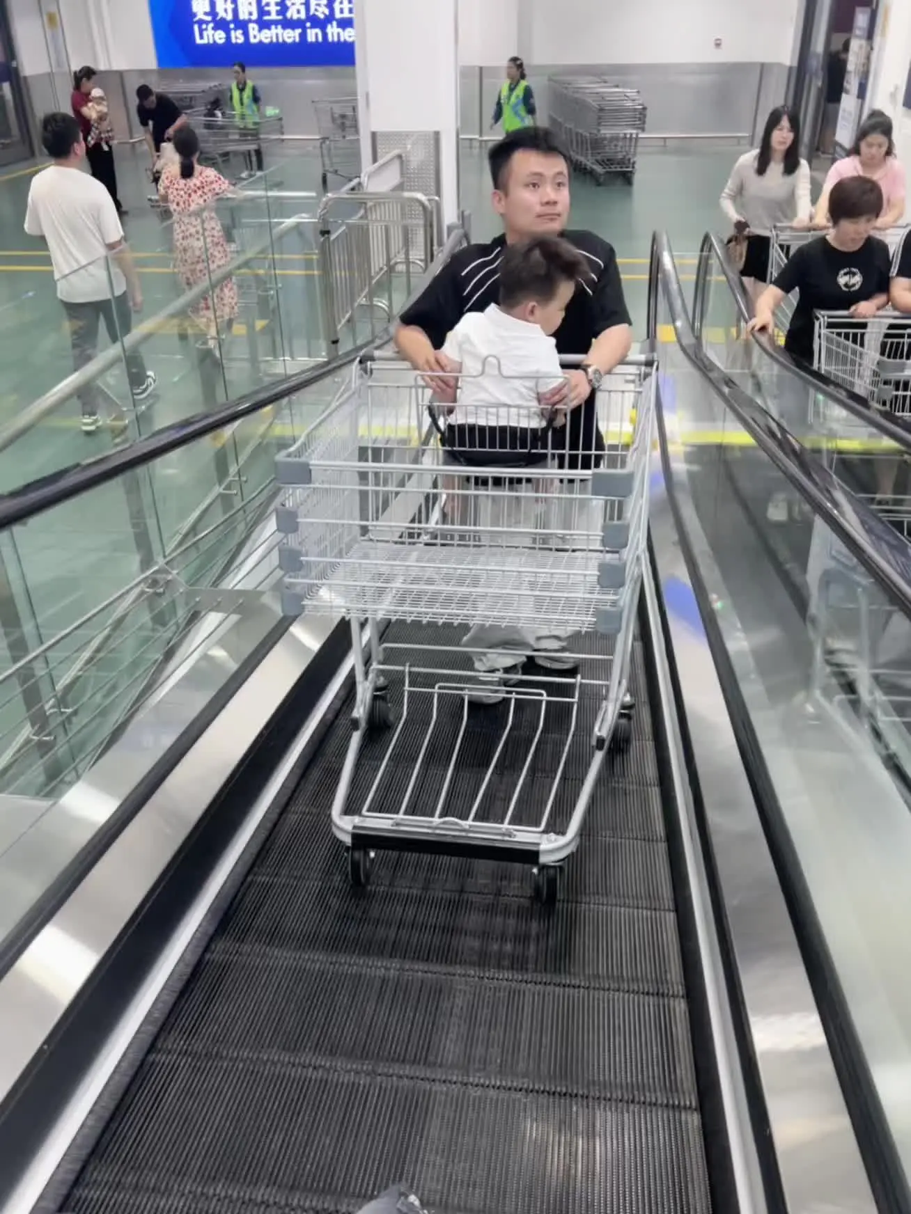 头发超多的弟弟