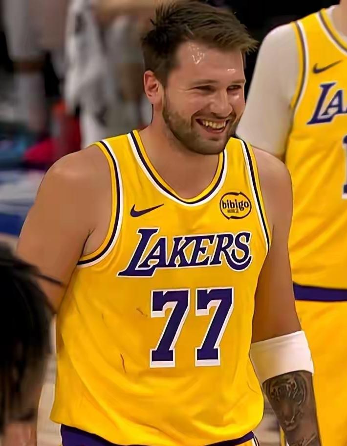 这么个打法追求总冠军？
天方夜谭
东子打球是可以拥有无限开火权
但是太独了
这样