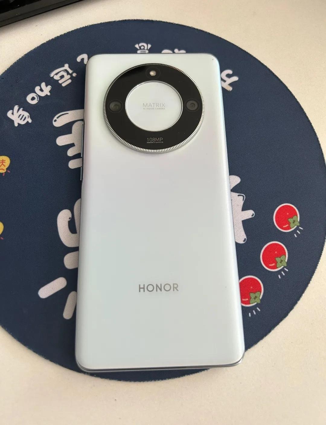 荣耀x50，真的是定位清晰，刀法精准。满足了“备用机”的所有需求：屏幕好，长续航