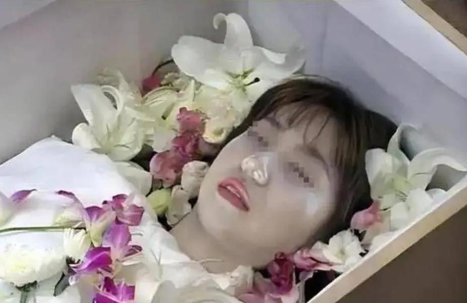 “细思极恐！”上海一殡仪馆里，有一具年轻女子的遗体已经存放了18年多，她当年24