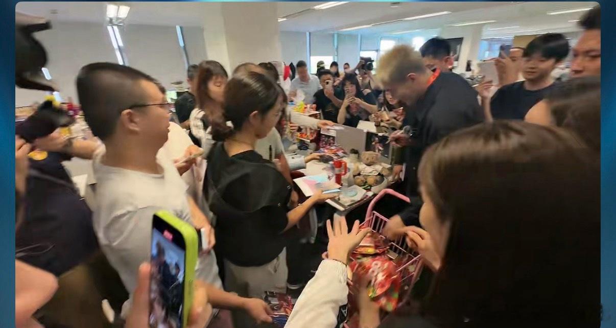 可以认真，也可以搞笑，艾伦你值得[心][心][心] ​​​