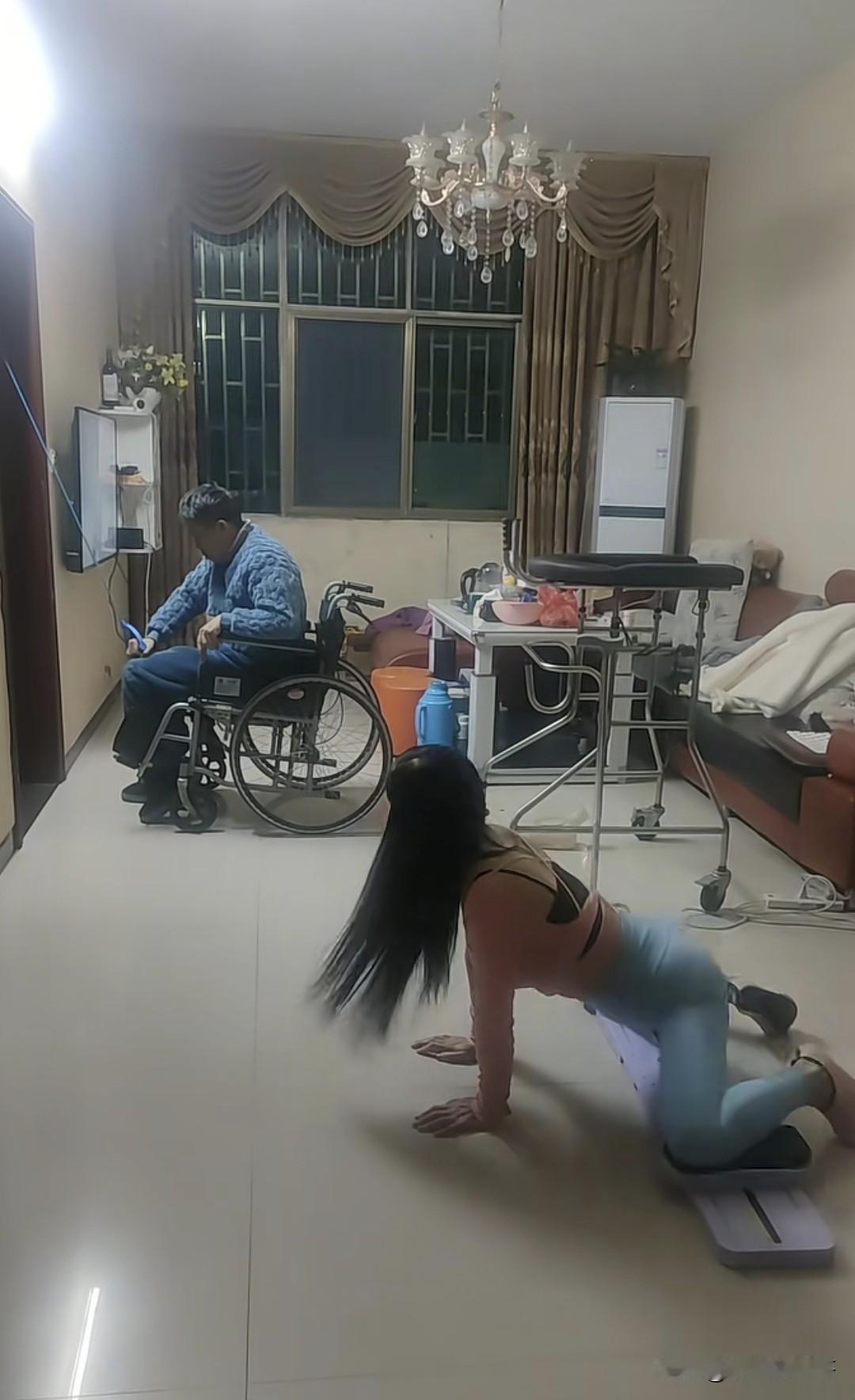 在病人面前健身合适吗？