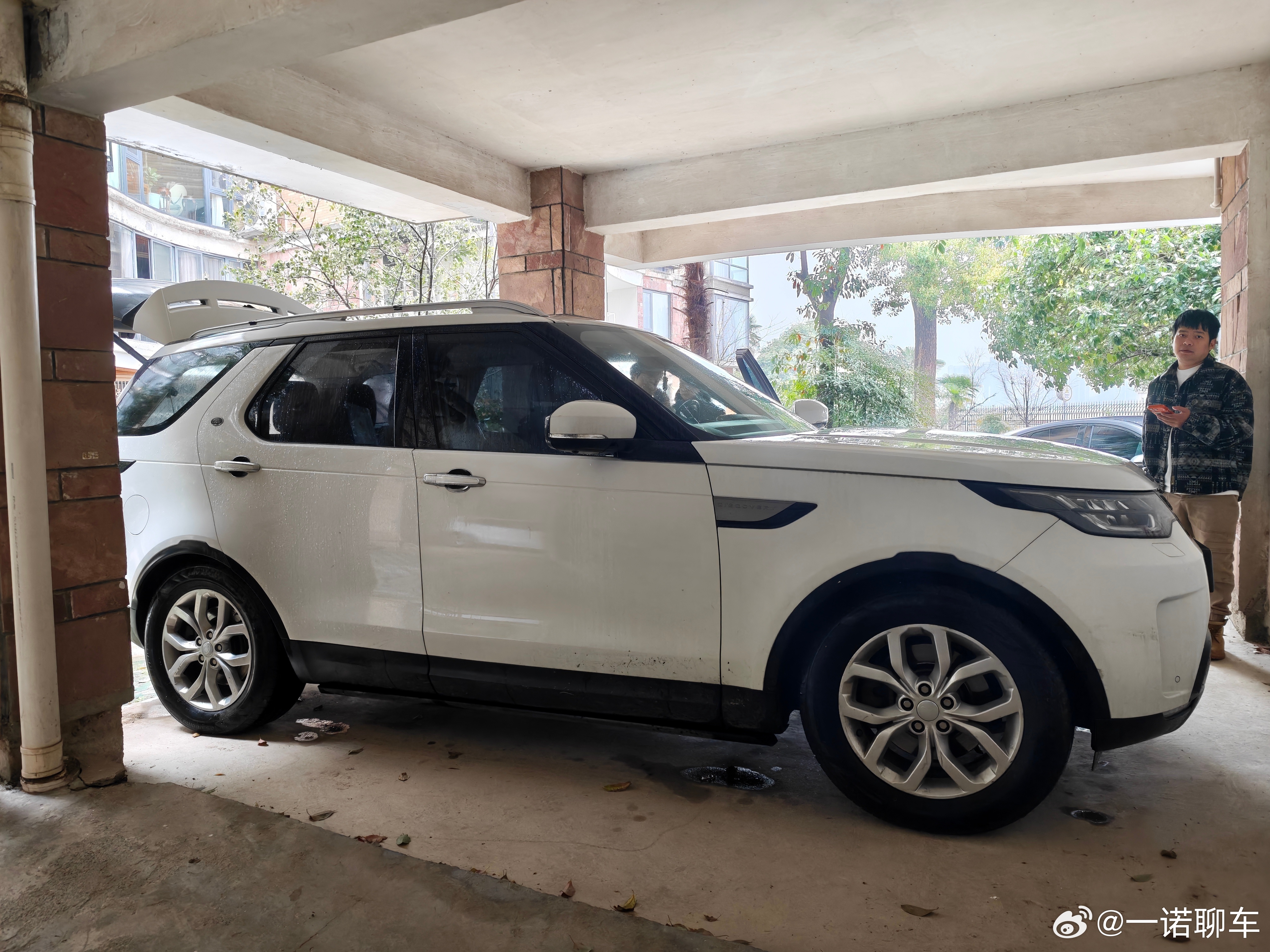 下雨天 来看一台18年发现5 16万公里 在这个级别里的大型豪华SUV发现5的价