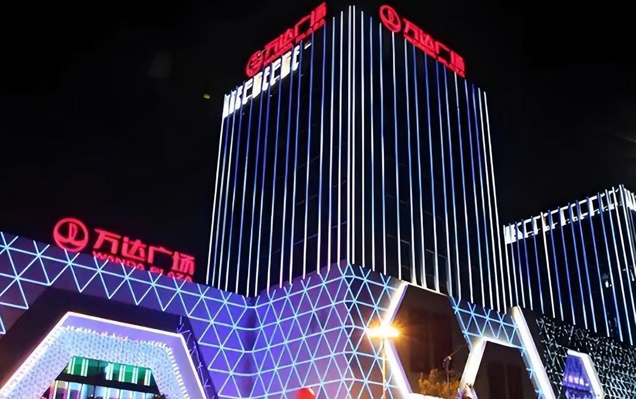 6000亿，什么概念？

这么说吧，王健林每天一睁眼，啥也不干，就要还2000万