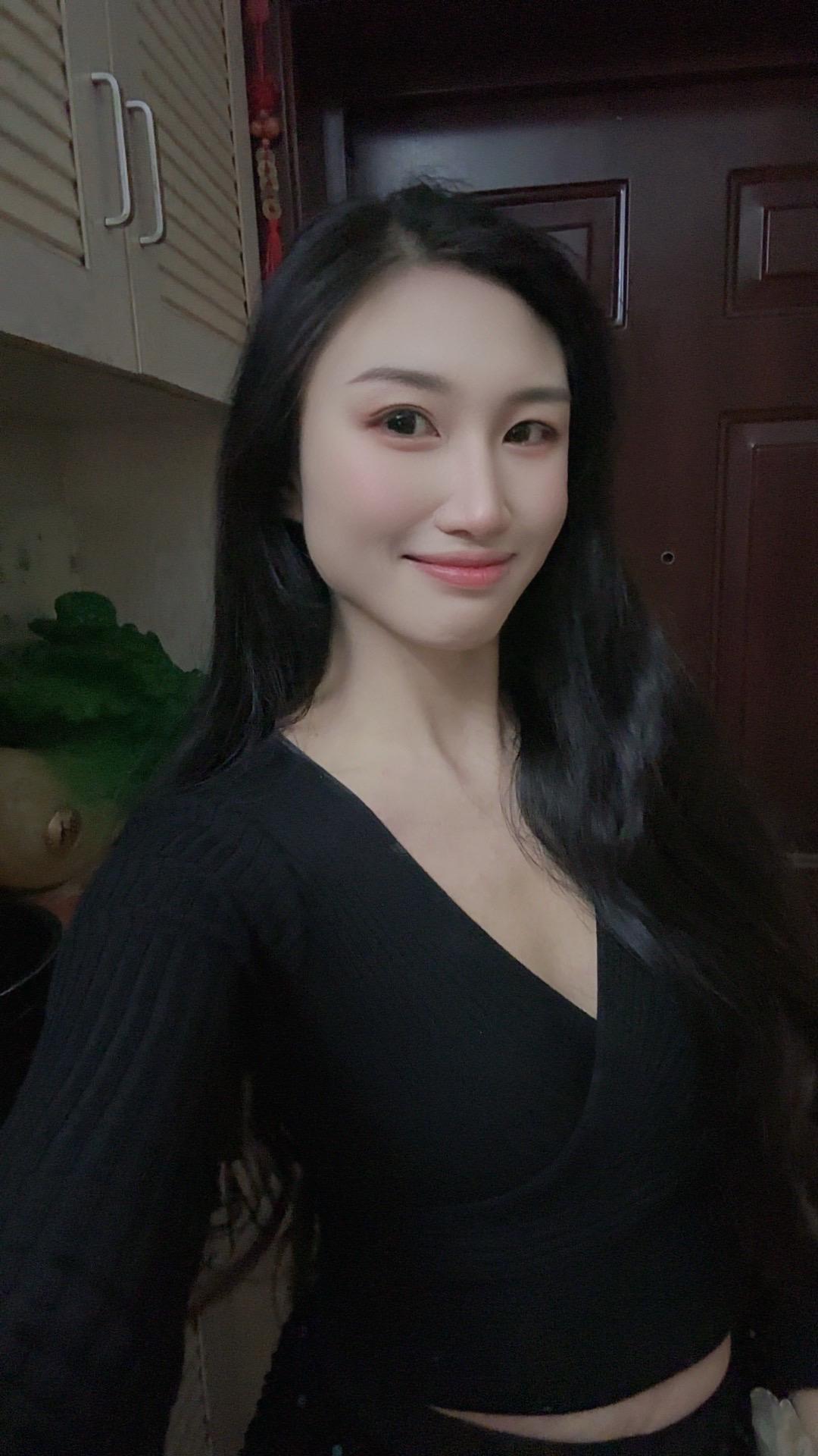 乖乖们，女人一定要有一个， 随时可以打扰的男人  心动的感觉 情感情感共鸣笑起来