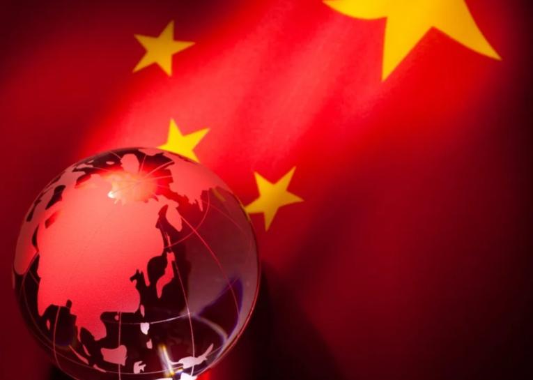 不准中国援俄，也不准中国收台，更不准管制稀土。七国集团最近明确指出，中国不能援助