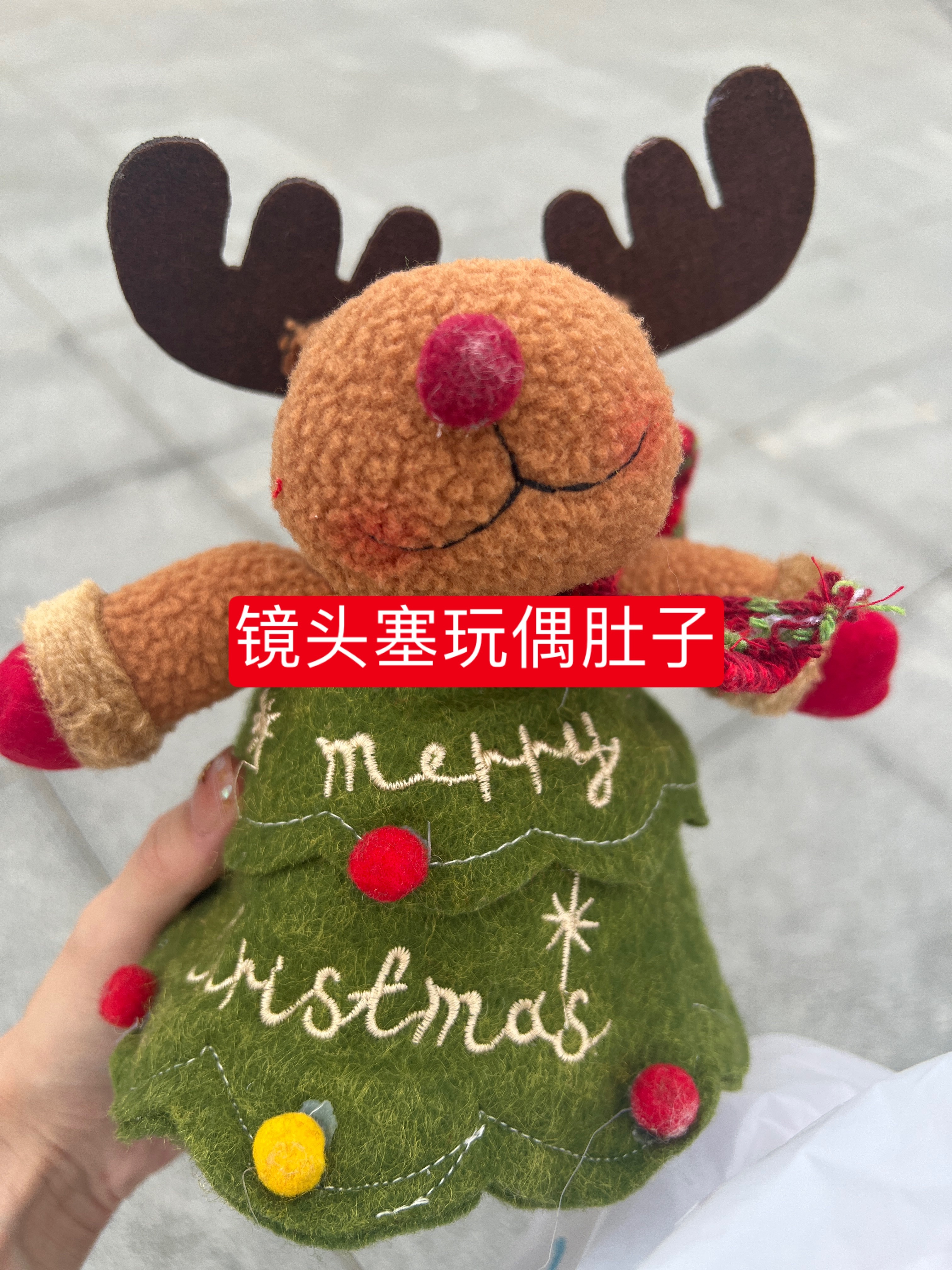 厦门场人工很严但安检机器很智障。单独拎了个袋子想不过机，被阿姨拦下，我说没东西就