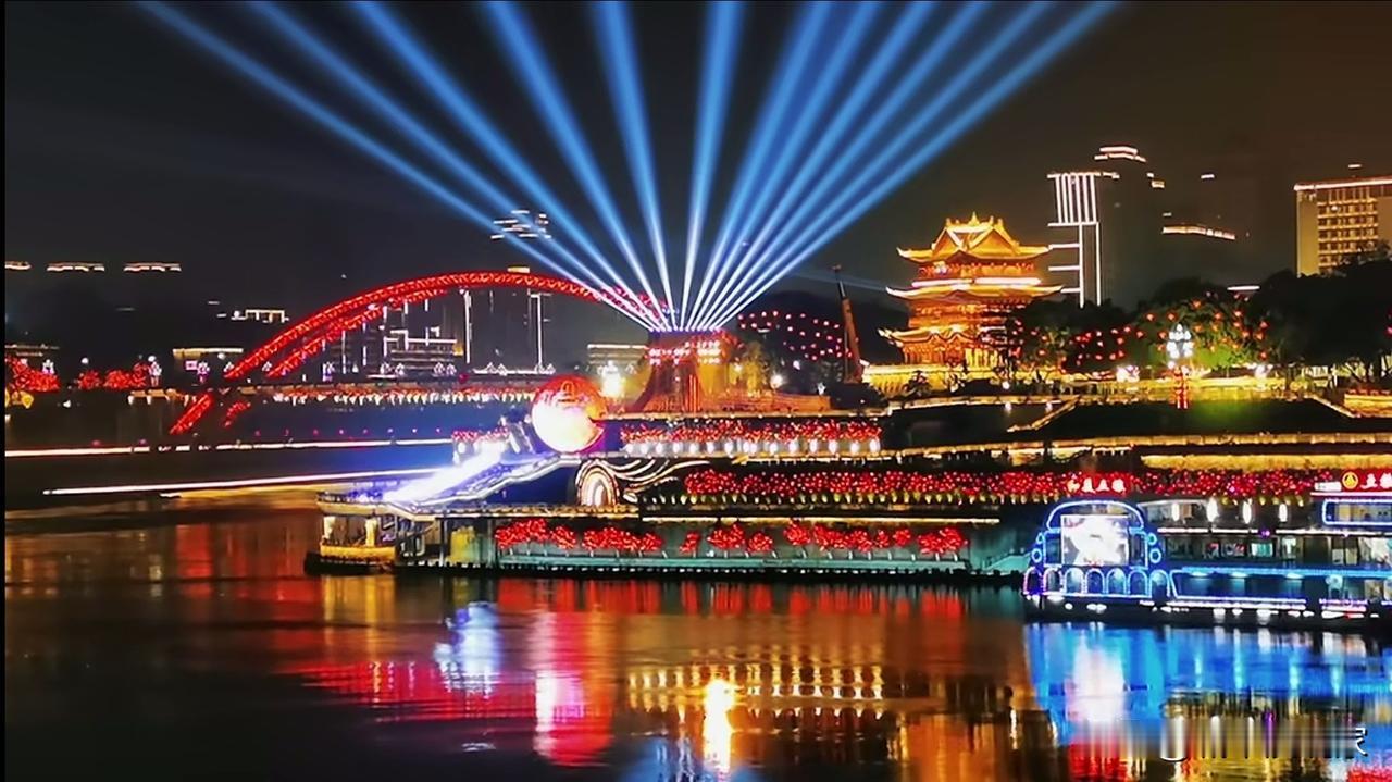 宜宾的夜景，绝对是四川第一！当然说的是局部，如又有了央视春晚的加持，妥妥的流量之