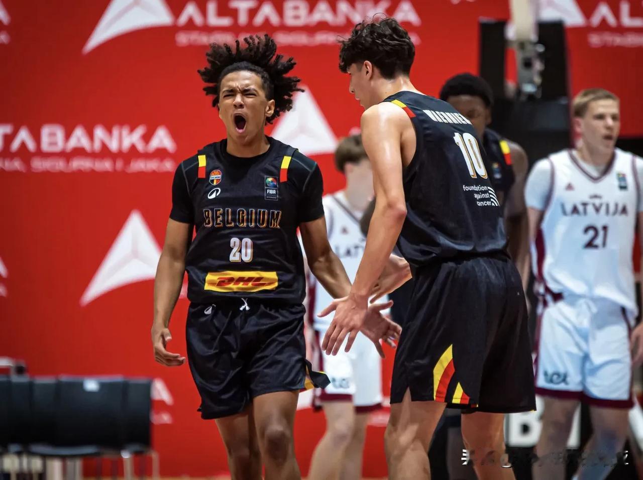 比利时16岁控卫Aaron Ona Embo在U18欧青赛对阵拉脱维亚单场18分