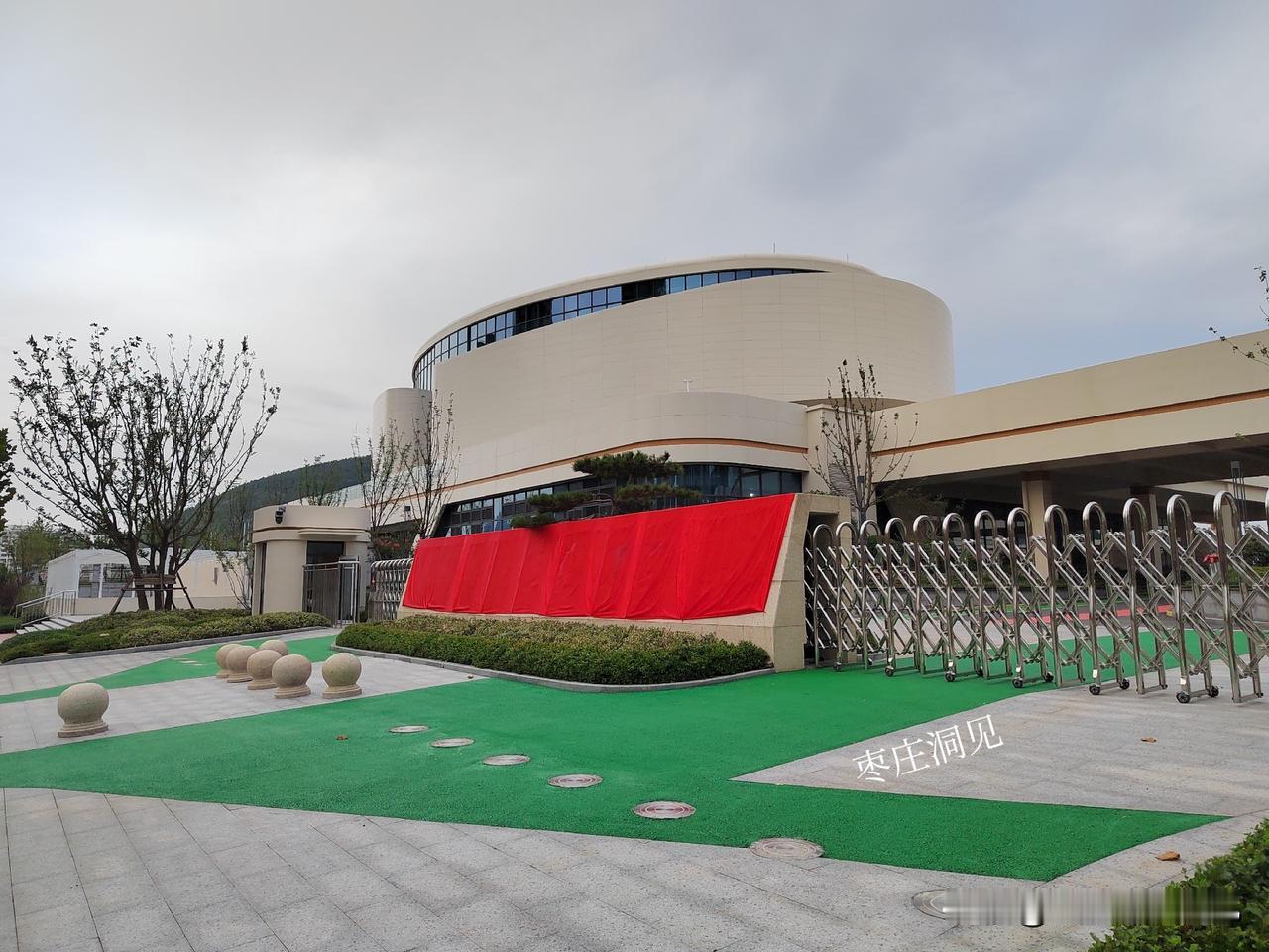 枣庄第三实验学校｜今天到薛城参加升学宴，顺道去基本竣工、即将启用的枣庄第三实验学