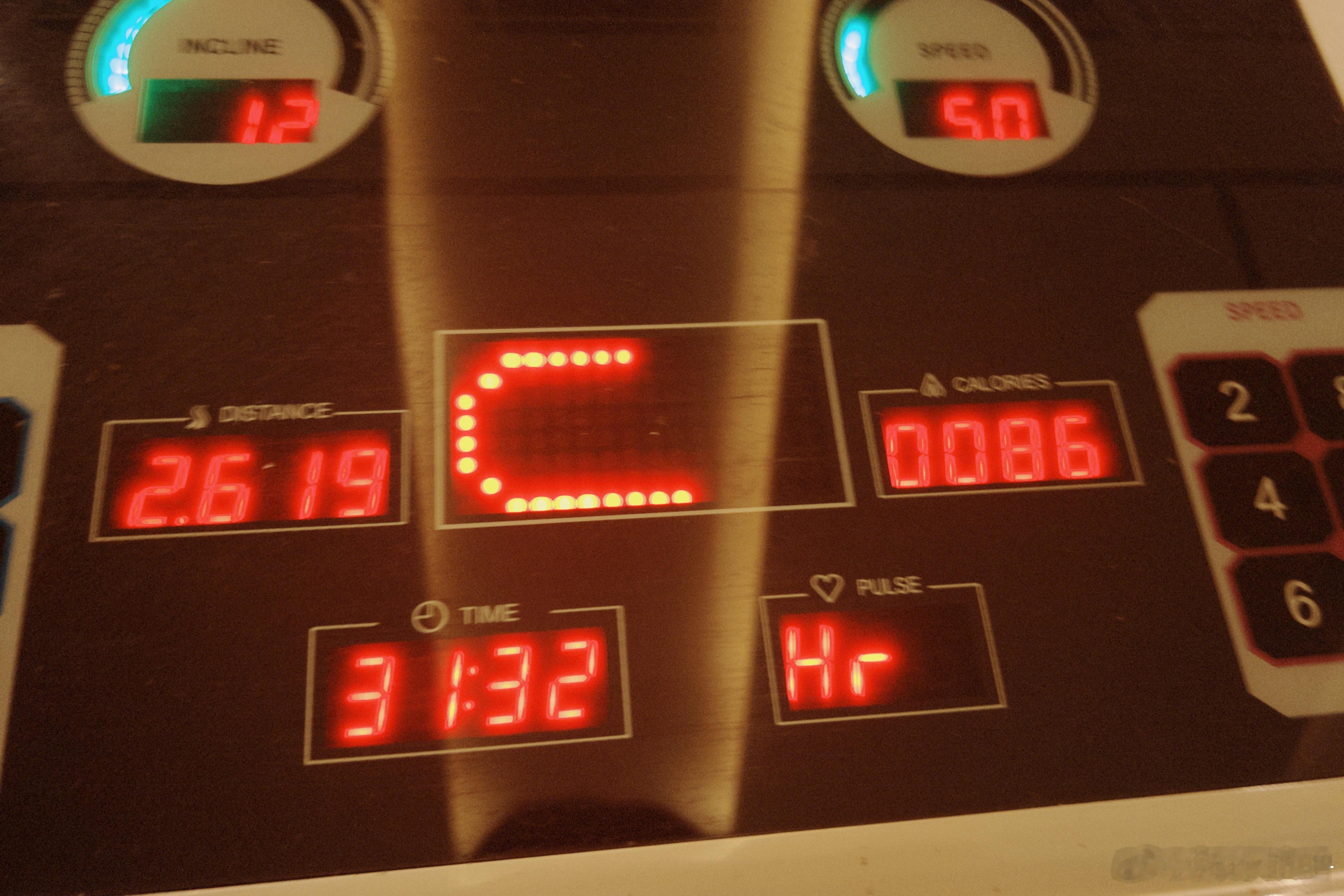 Day12谁懂啊！在跑步机上挥汗如雨，电视里炸鸡 可乐！减肥是在和食欲疯狂拉扯，