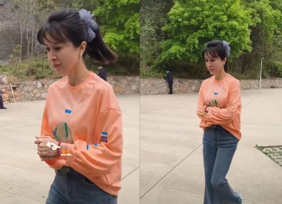 金巧巧以前总说自己气质太现代，演不了农村角色。现在看看她这状态，总该能挑战一下了