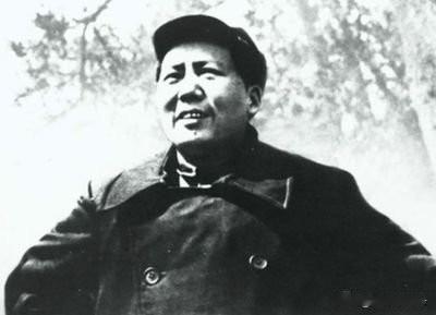 伟人《论持久战》是抄蒋百里《国防论》的？
这个网络谣言传了很久，这几天又刷到了。