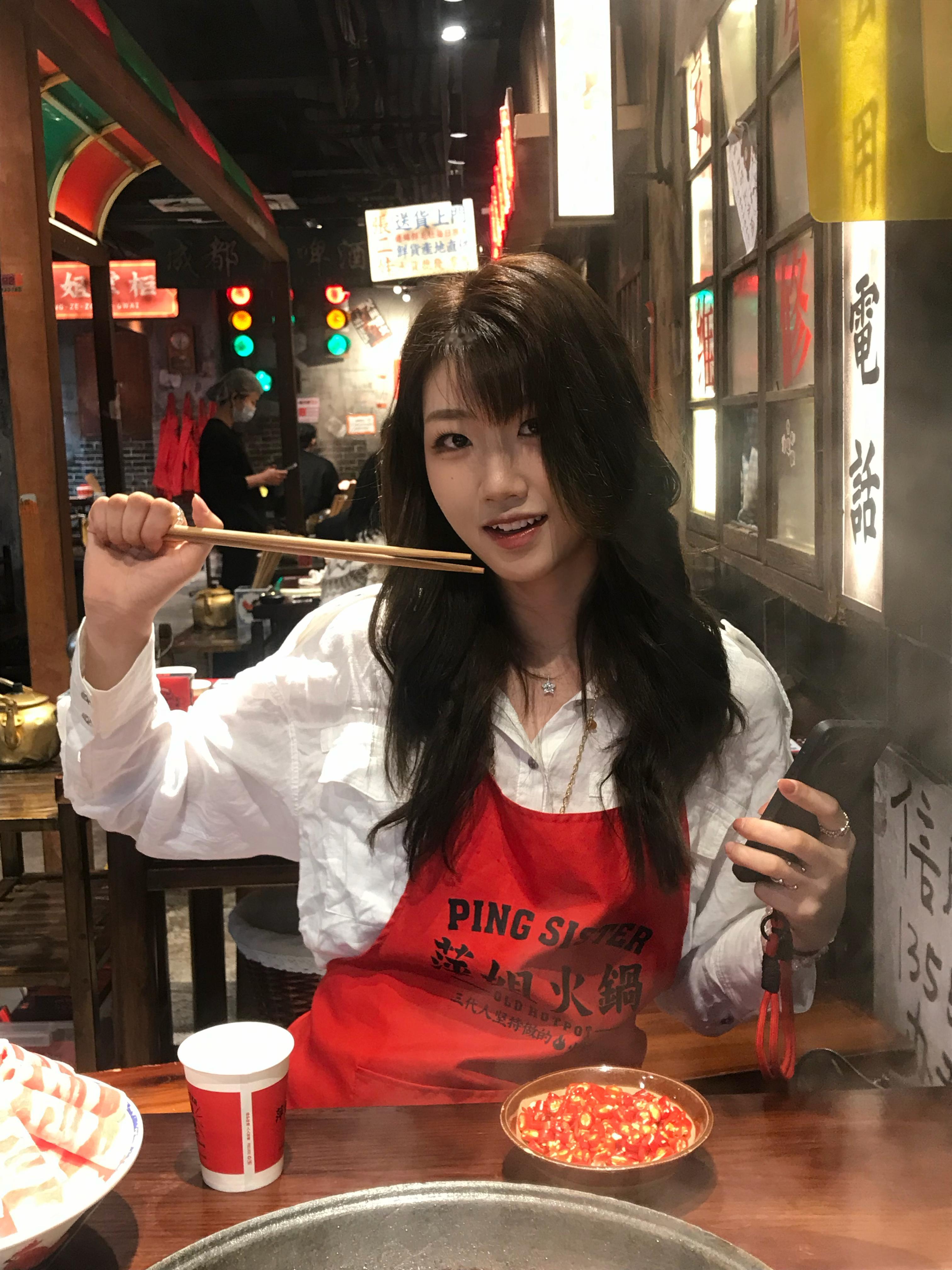 继续啃食中图四经典 在湖南火锅最先没的是小米辣（是的本人剪刘海了 过年回家装嫩中